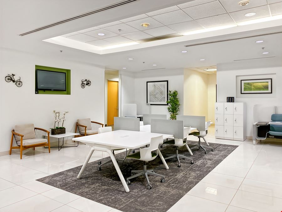 CA, Woodland Hills - Warner Center