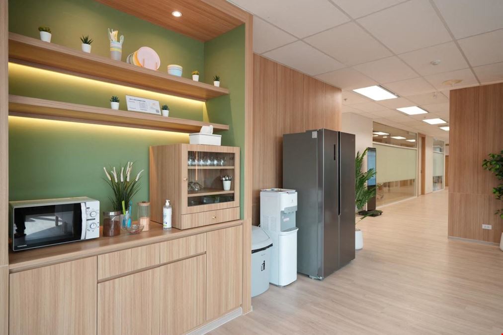 Linuxx Serviced Offices - Emporium Tower 21st Floor