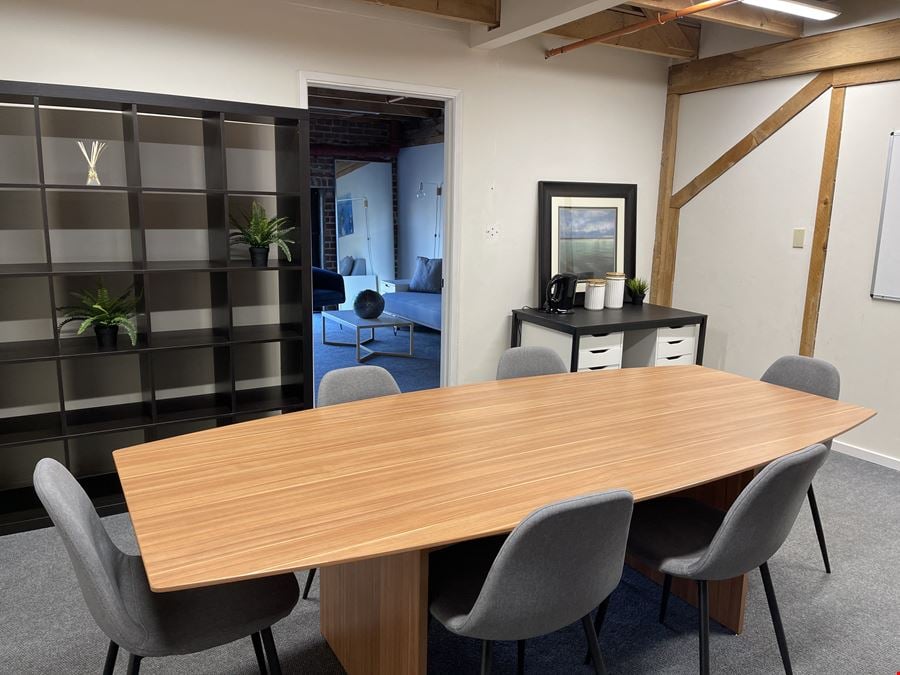 Suite 422