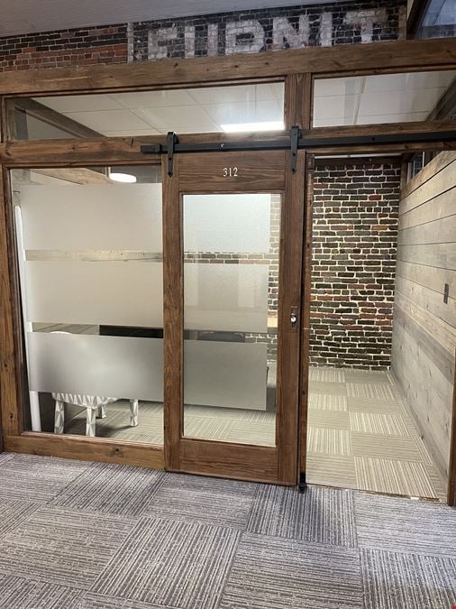 Private Office 305