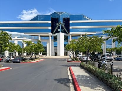 Regus - Redwood City - Twin Dolphin Drive