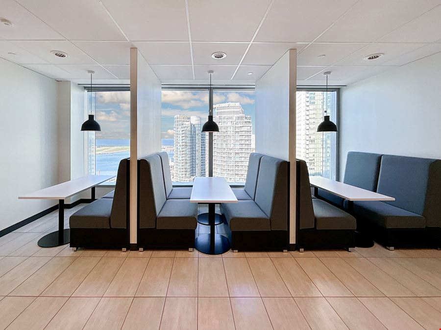 Regus - Toronto - Waterpark Place