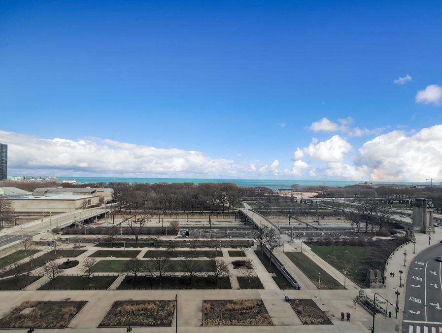 IL, Chicago - 332 S Michigan Avenue