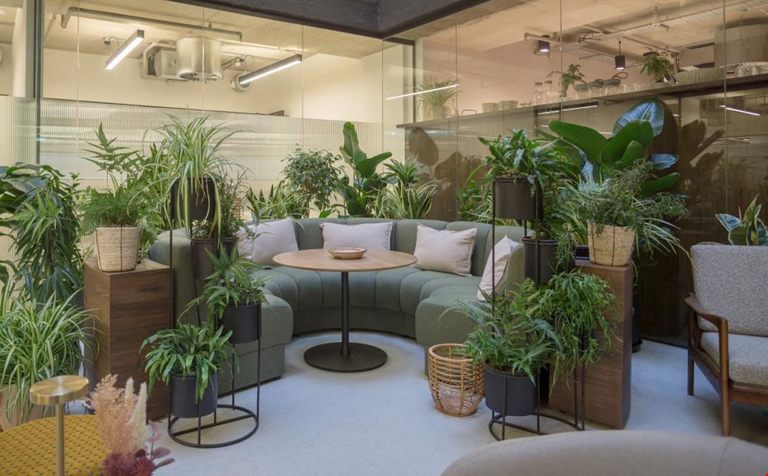 Koba at 100 Barbirolli Square