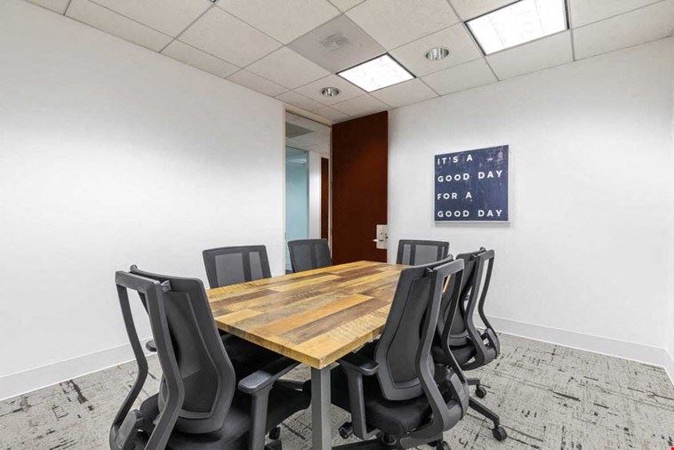 6 Person Meeting Room - Medium