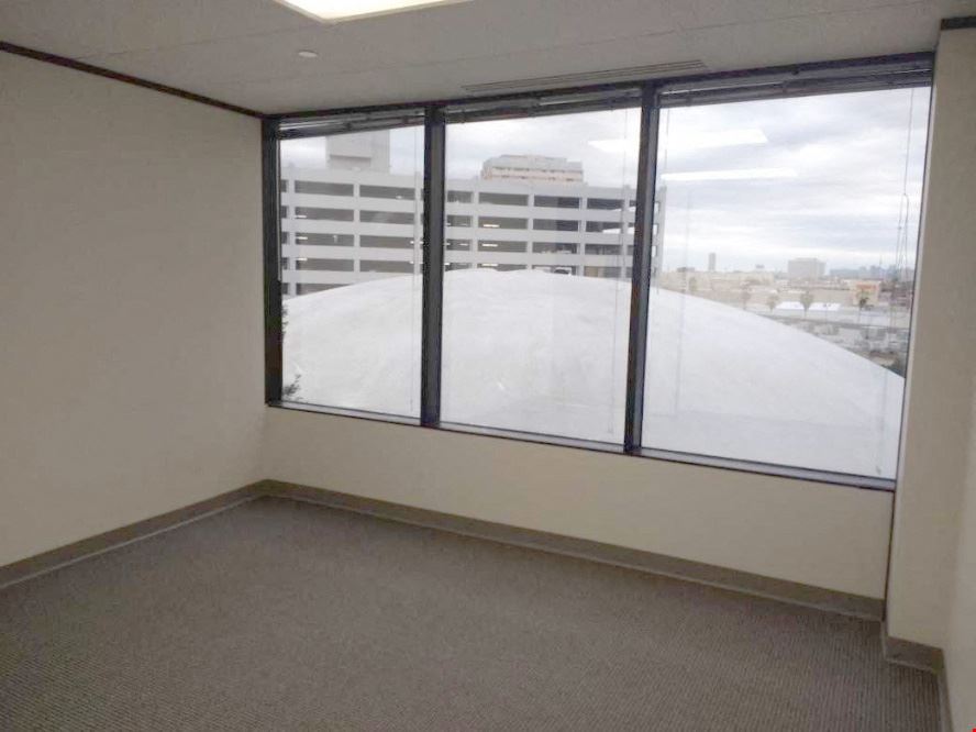 7322-7324 Southwest Freeway