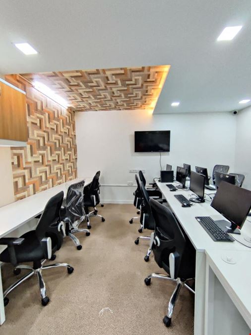 Community Coworks  - Solitaire Corporate Park