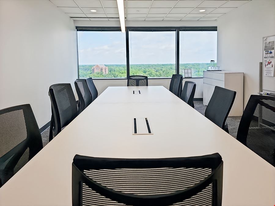 IL, Buffalo Grove - E Lake Cook Rd