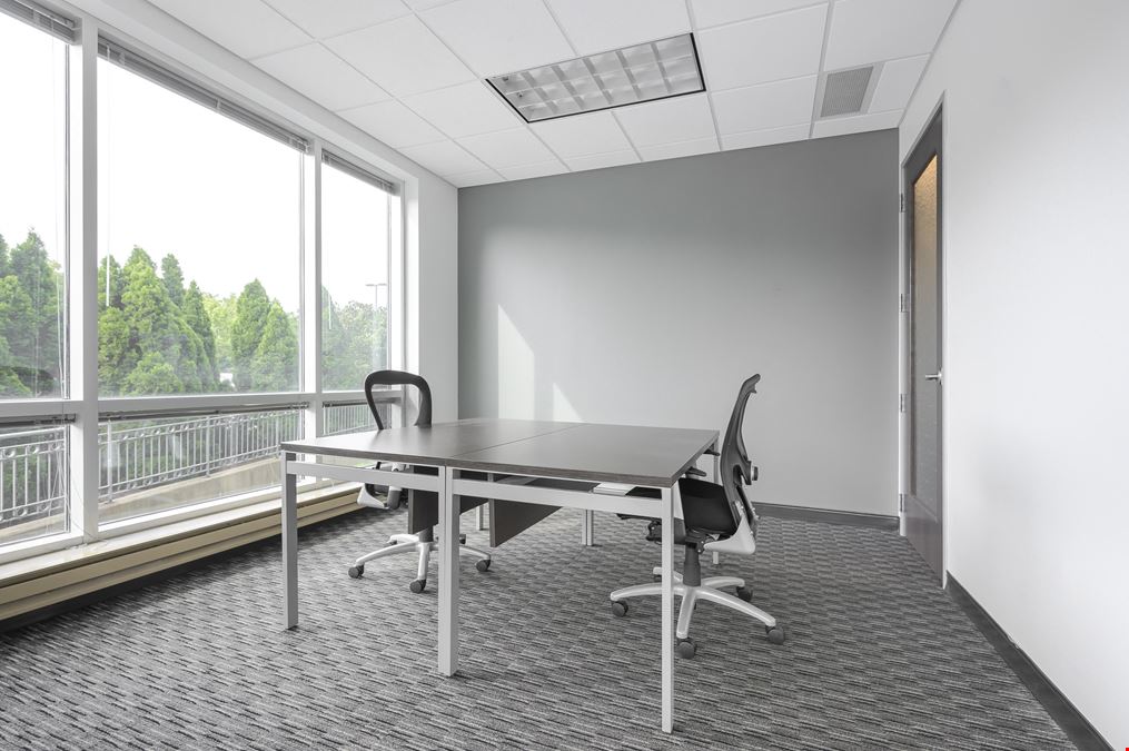 Regus - Louisville - Ormsby III Forest Green