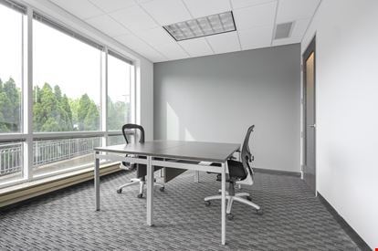 Regus - Louisville - Ormsby III Forest Green