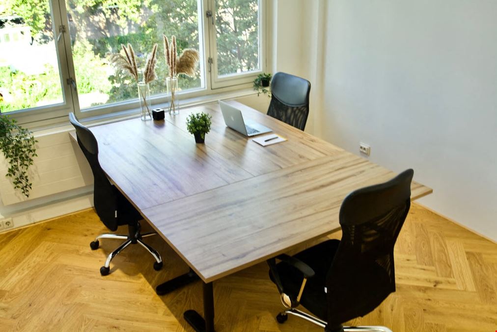 StartDock - Westplein