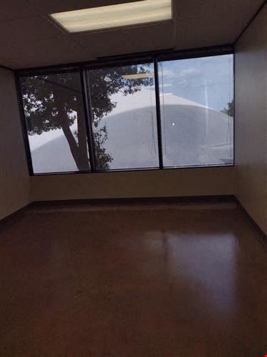 7322-7324 Southwest Freeway