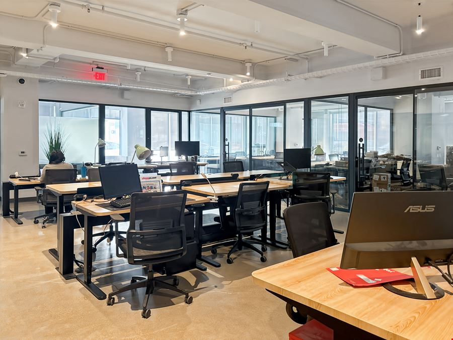 CA, Long Beach - 145 W Broadway