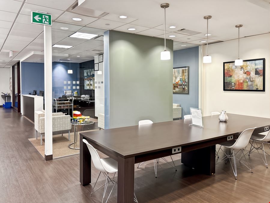 Regus - Toronto - Queen & Bay