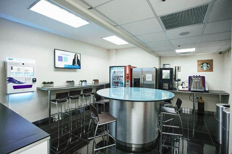 Jay Suites Bryant Park