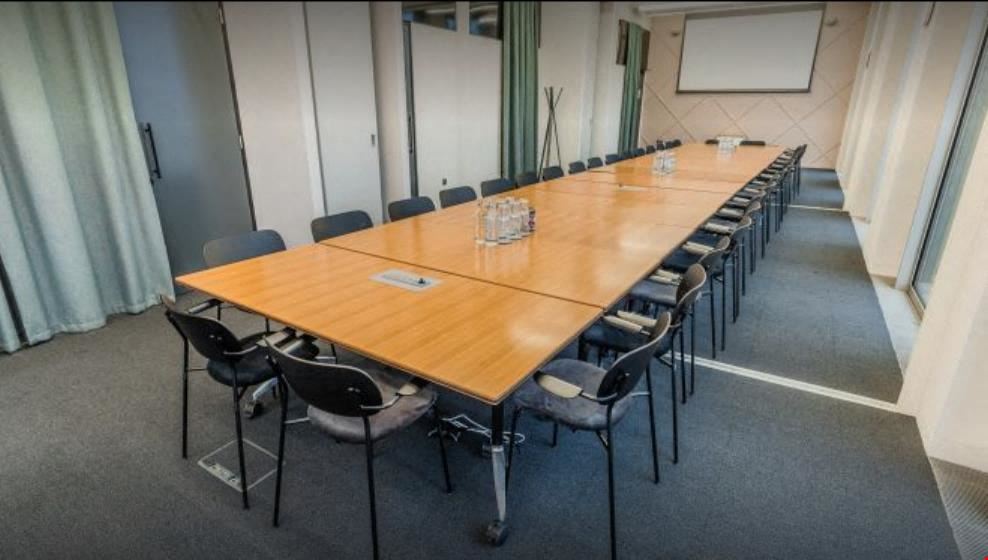 Fora - The Gridiron Building