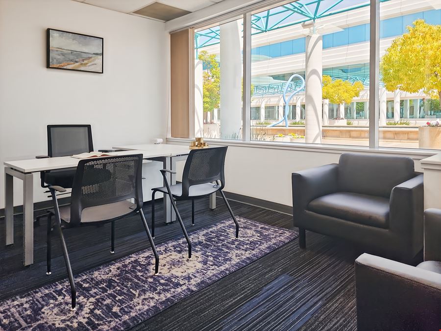 CA, Menlo Park - Commonwealth Dr