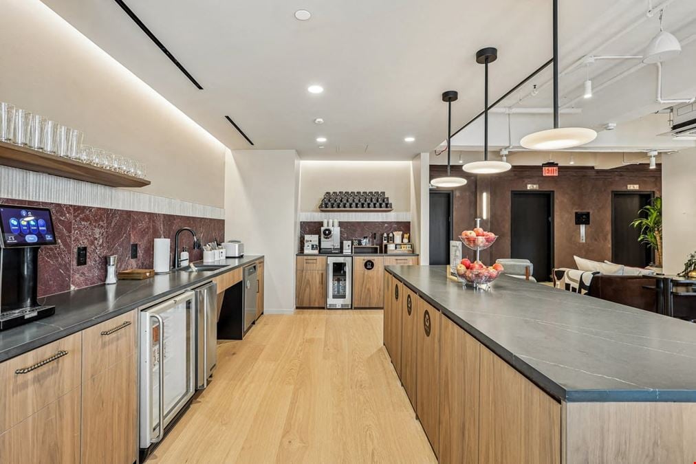 Industrious - 386 Park Ave S