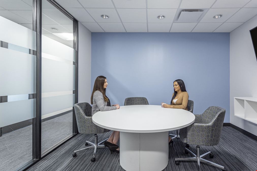 LA, New Orleans - Place St. Charles