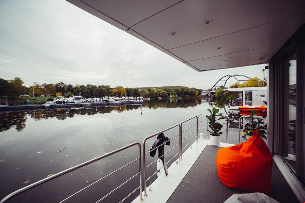 Floating Workspace
