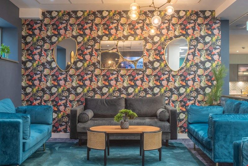 London - Longcroft House