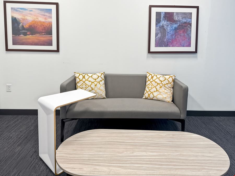 LA, New Orleans - Place St. Charles