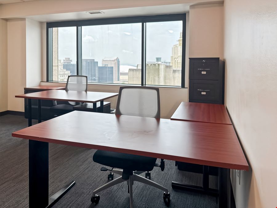 LA, New Orleans - Place St. Charles