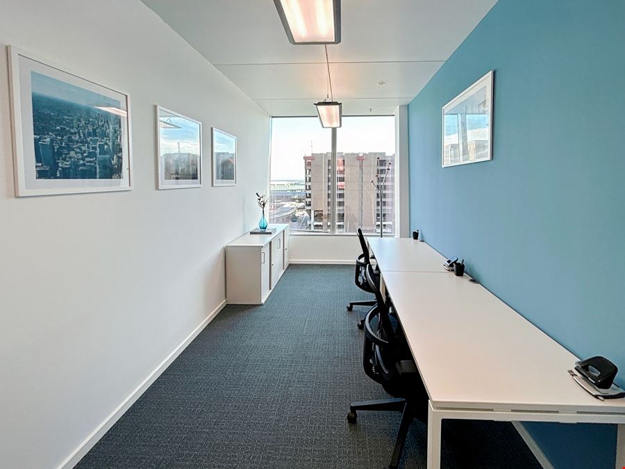 Regus - The Squaire Business Center