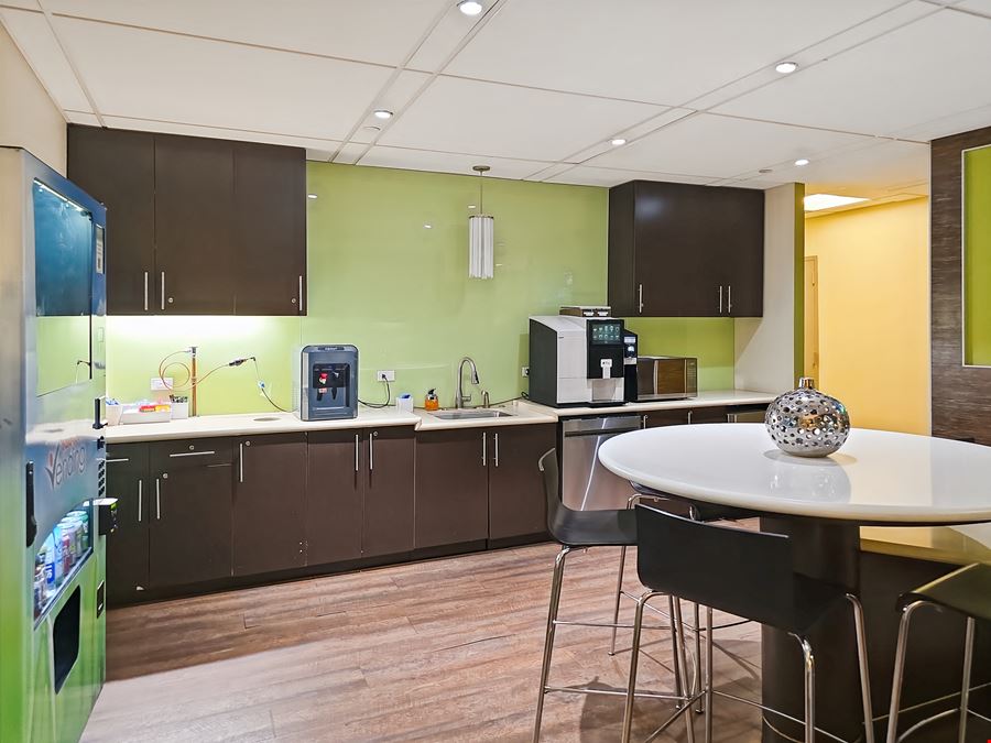Regus - New York City - 600 Third Avenue