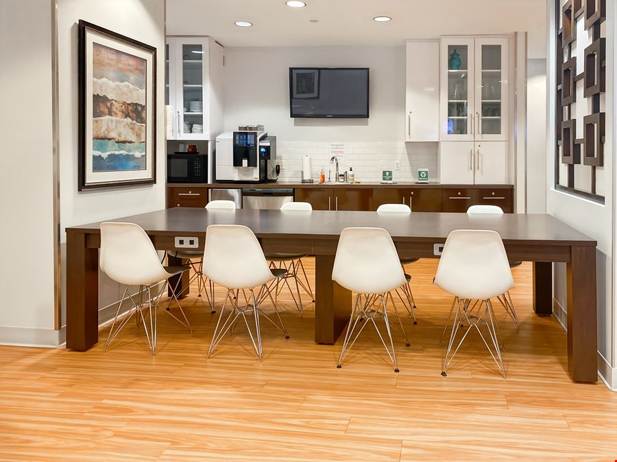 IL, Warrenville - Cantera