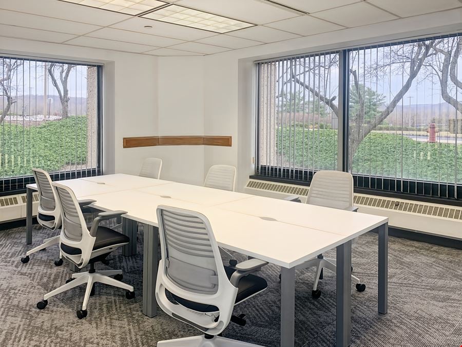 Regus - Hampton - Frontage Rd