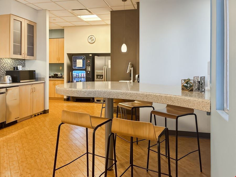 Regus - St Charles - The Plaza