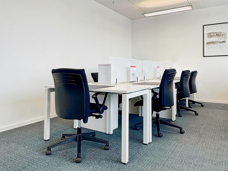 Regus - The Squaire Business Center