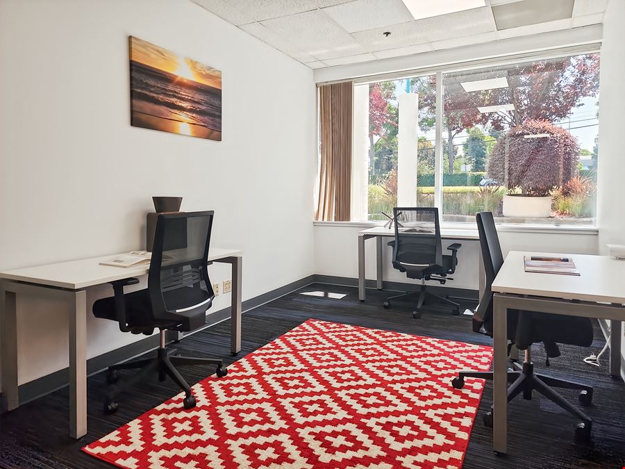 CA, Menlo Park - Commonwealth Dr