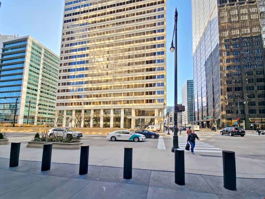 Chicago West Loop 200 S Wacker