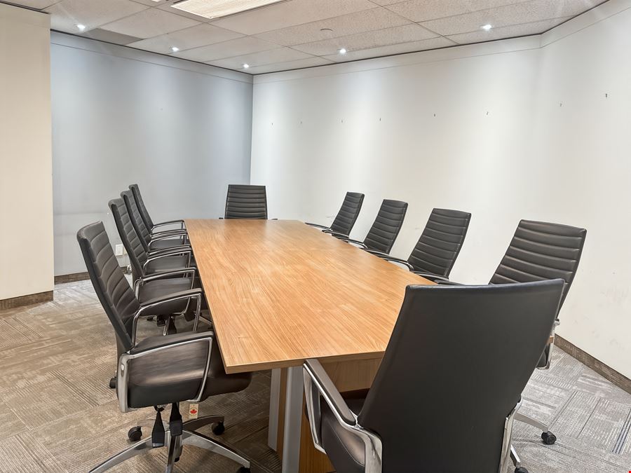Regus - Toronto - Street