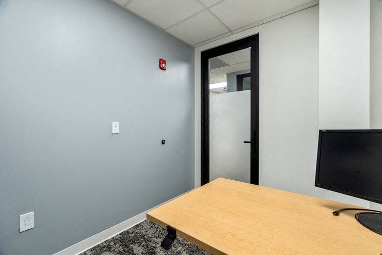 Day Office 305
