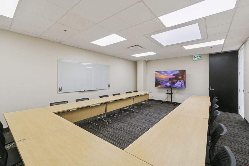 20-Person Conference Room
