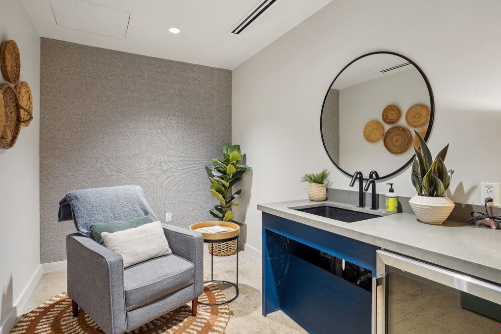 Common Desk - Energy Square