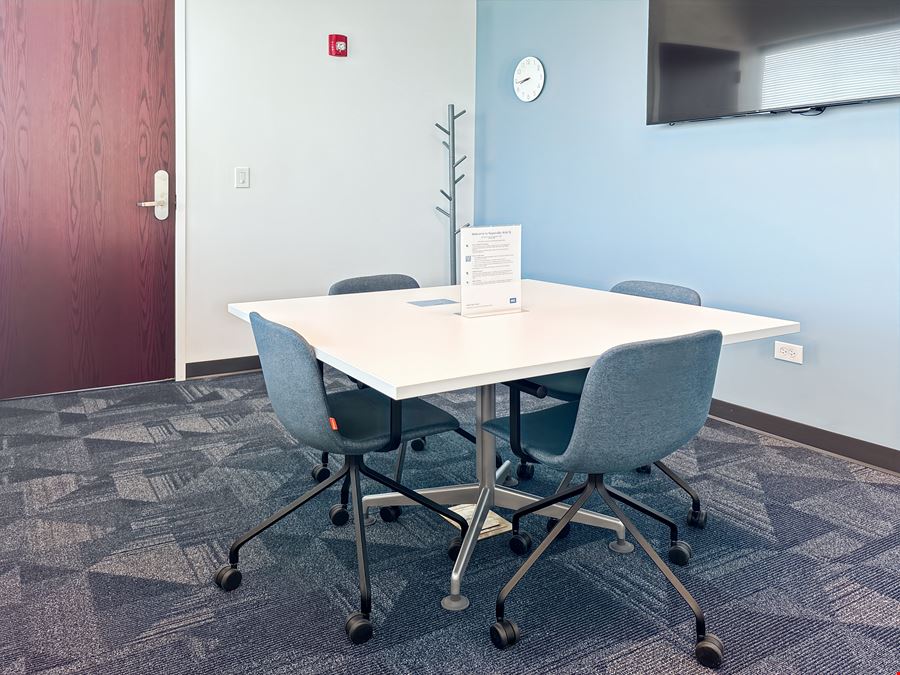 IL, Naperville - Wall St