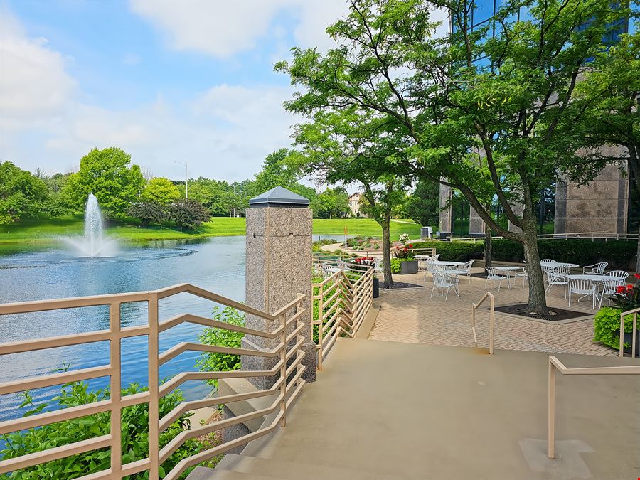 IL, Buffalo Grove - E Lake Cook Rd