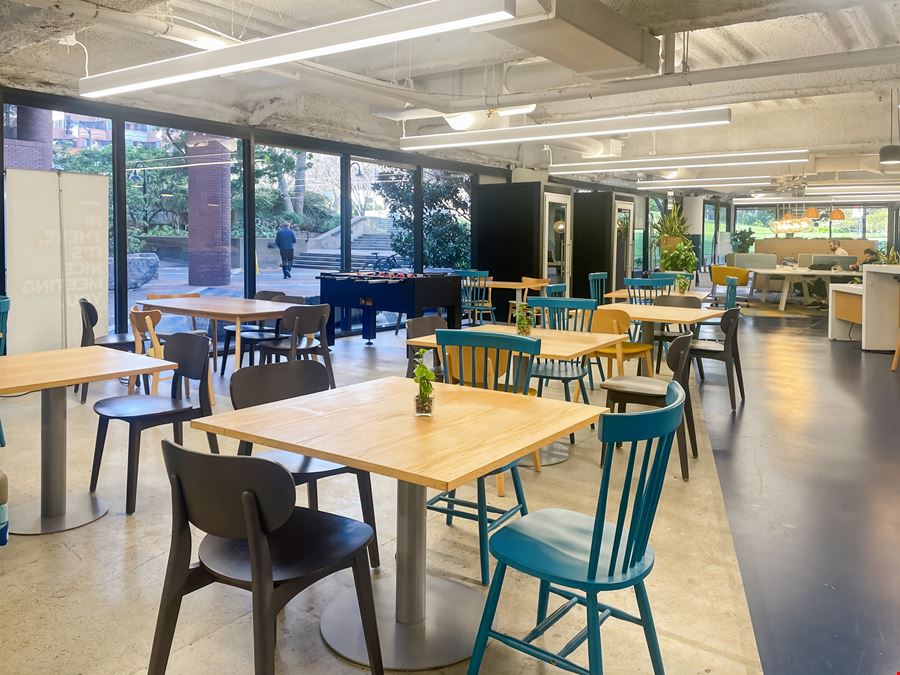 CA, San Francisco -  Levi's Plaza