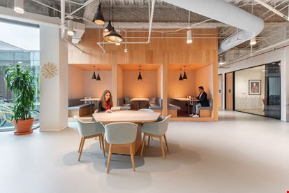 NC, Raleigh - Spaces Crabtree Terrace