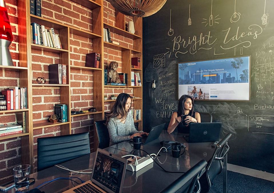 Bizhaus - El Segundo