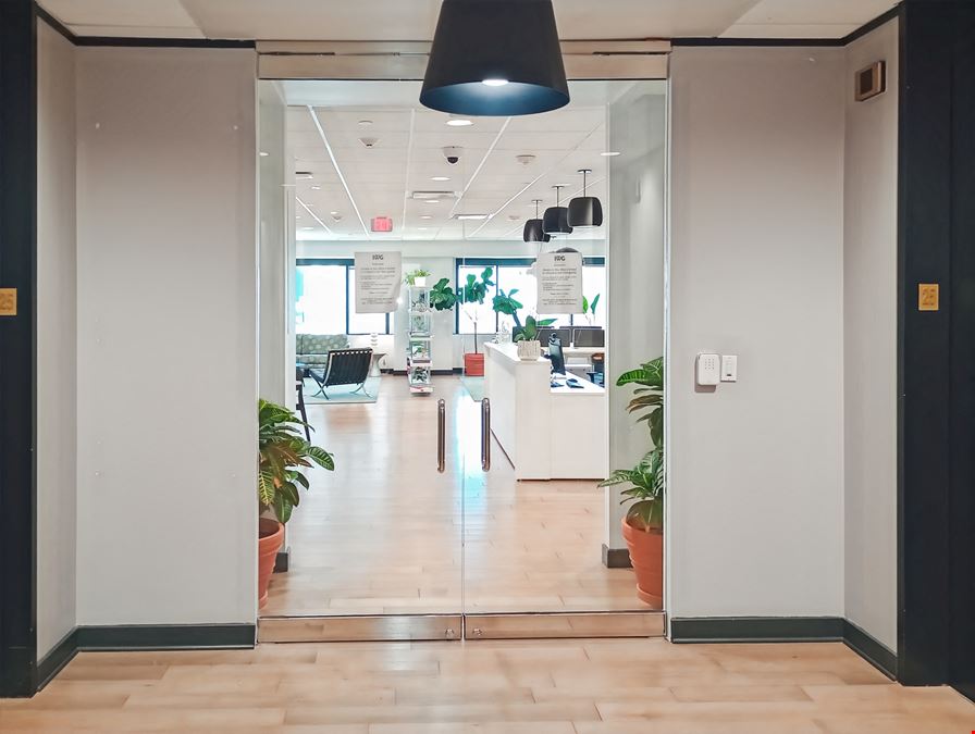 LA, New Orleans - Place St. Charles