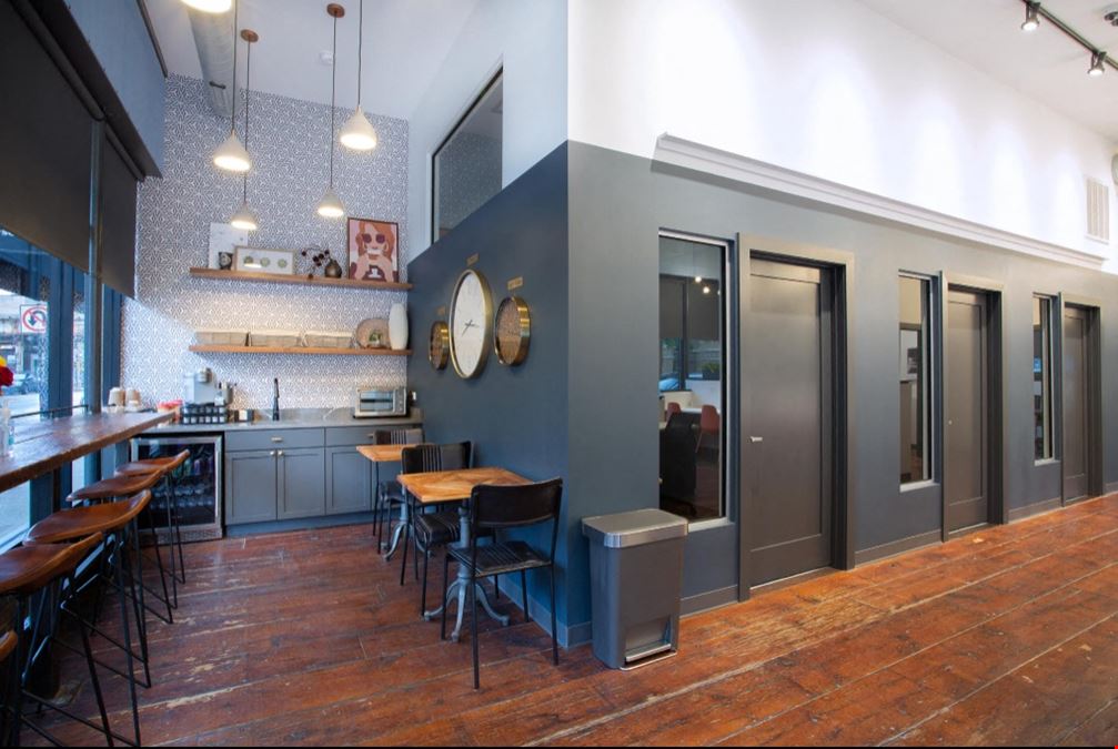 4631 North Lincoln Avenue