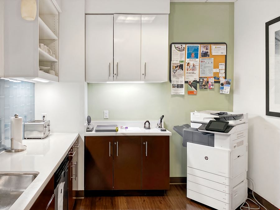 CA, Woodland Hills - Warner Center