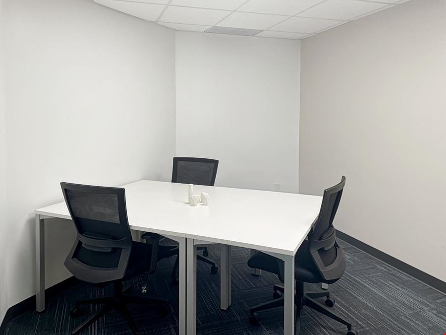 MI, Saginaw - Fashion Square Blvd