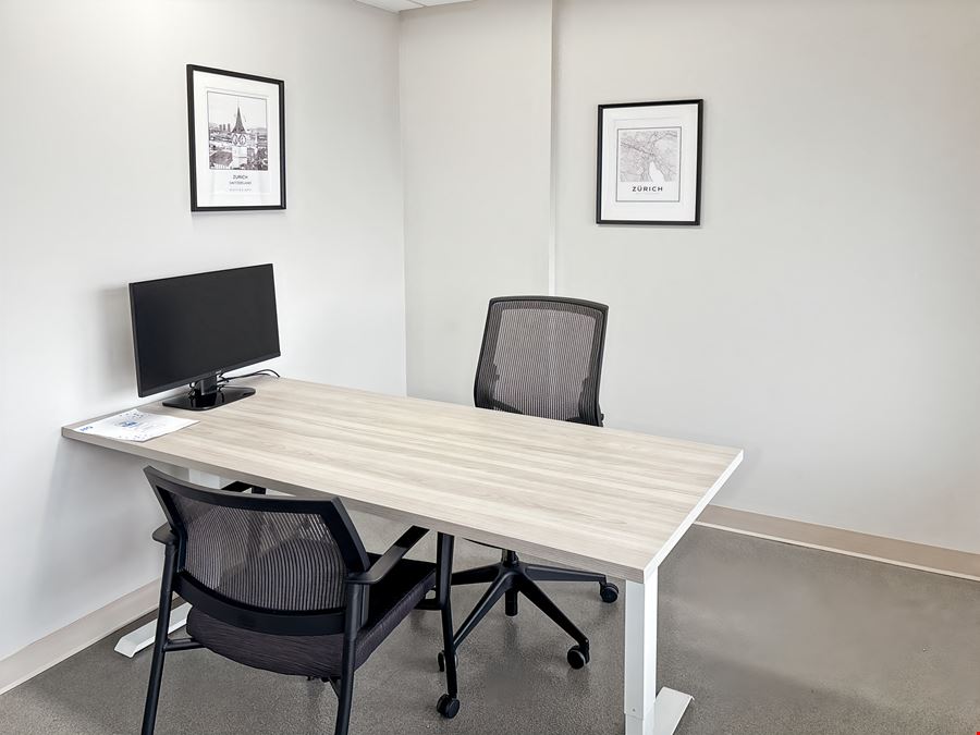 IL, Grayslake - N Atkinson Rd