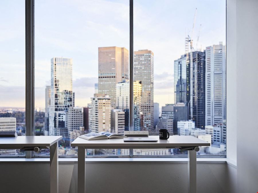 Hub Parliament Station